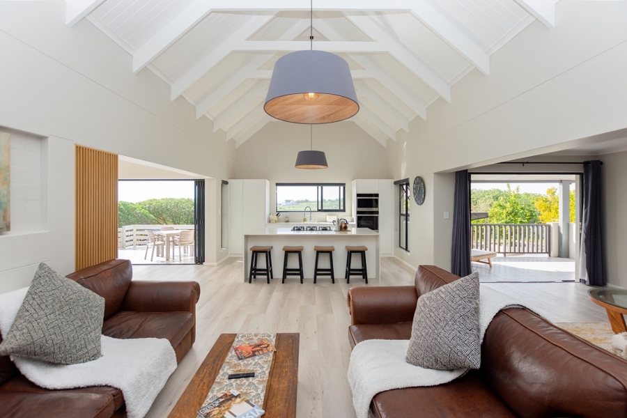 9 Bedroom Property for Sale in Olifantskop Western Cape